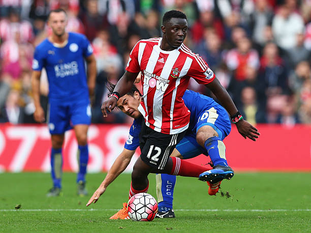 也成功地遏 也成功地遏