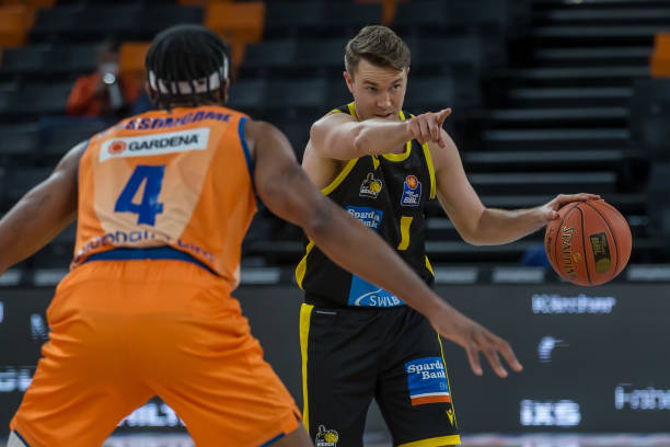 甚至被称为 甚至被称为